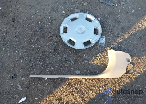 2009 Nissan Versa 1.8S из США, поврежденный, VIN 3N1BC13E79L471319